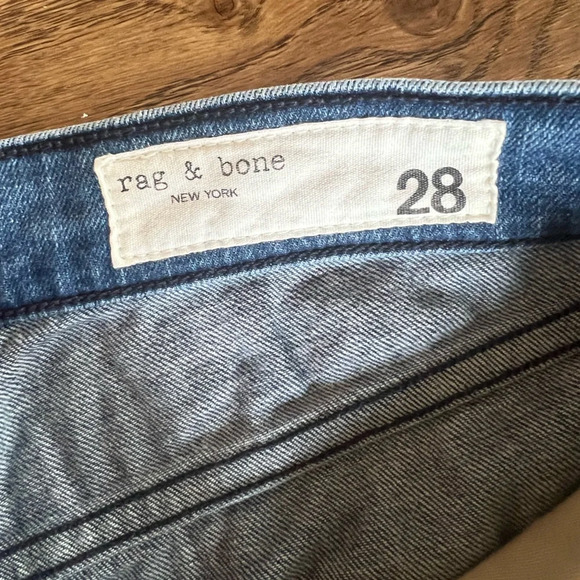 Rag and Bone jeans size 28. Excellent condition no stains or imperfections. - Picture 7 of 15